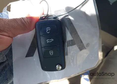 2016 Volkswagen Jetta 1.8T Sel z USA, uszkodzony, nr VIN 3VWL07AJ3GM305218